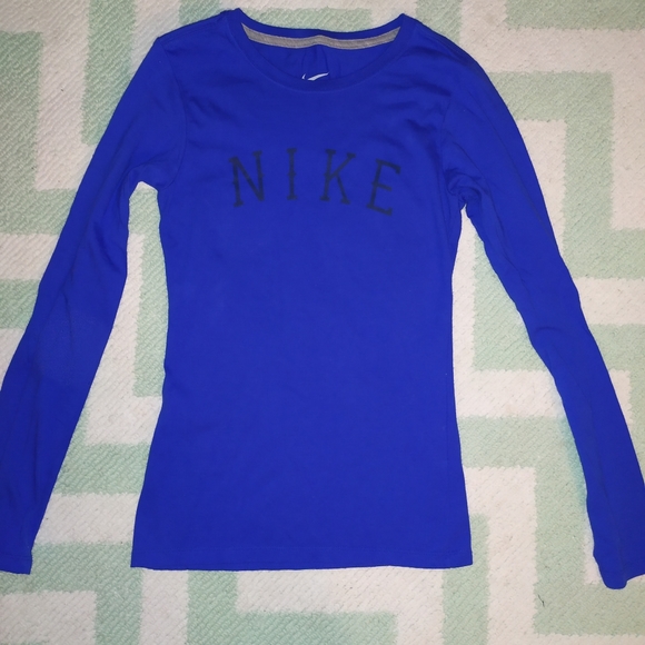 Nike Tops - NWOT Bright royal blue NIKE l/s shirt